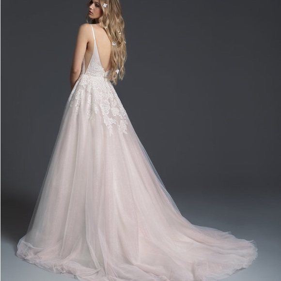 Brand new and never worn Blush by Hayley Paige gown. Size 14. Perfect condition! - Picture 3 of 7